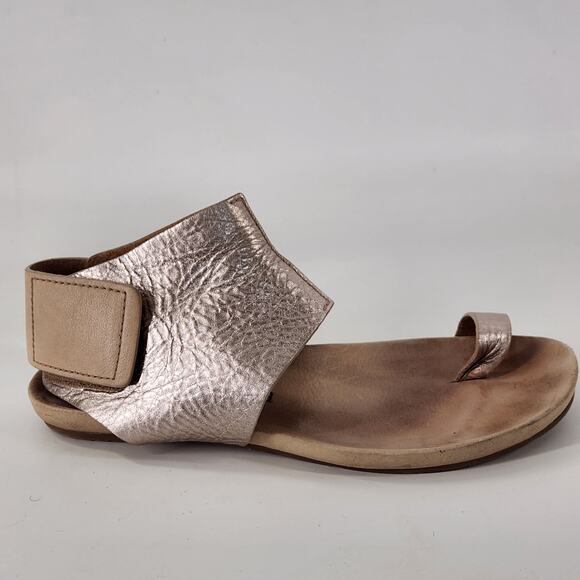 Pedro Garcia Metallic Ankle Cuff Sandals Flat Toe Loop Gladiator EU38 Rose Gold - Picture 5 of 9